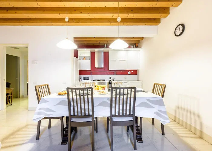 アパート Modern Arch By Sarlux