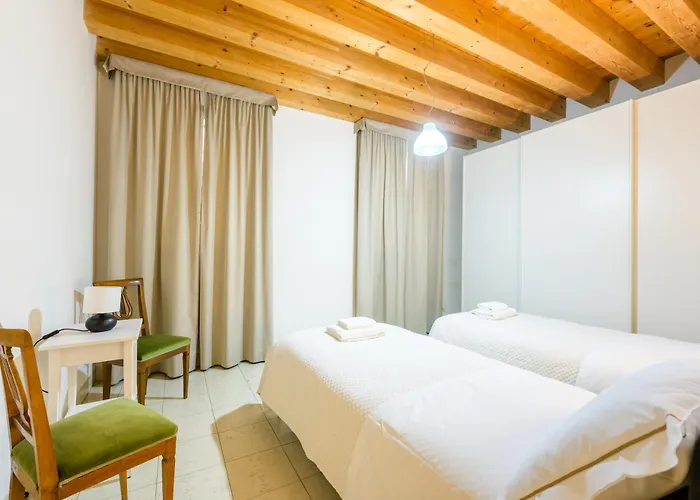 アパート Modern Arch By Sarlux