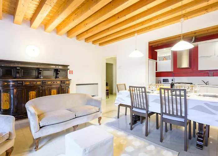 Modern Arch By Sarlux アパート