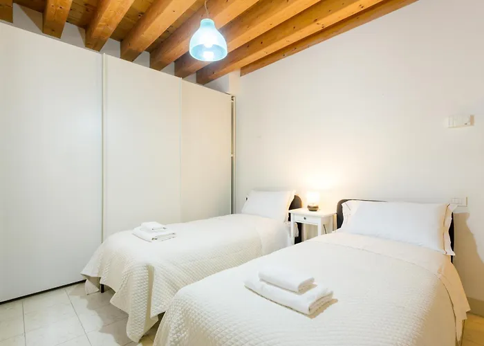 アパート Modern Arch By Sarlux