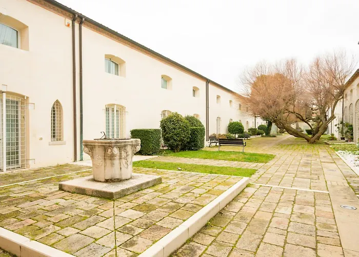 アパート Modern Arch By Sarlux