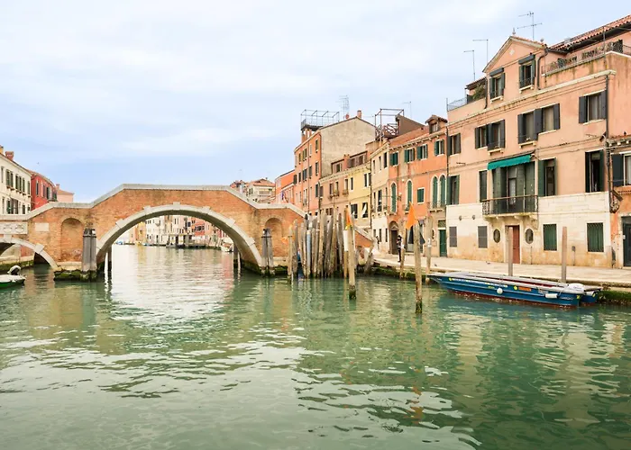 アパート Modern Arch By Sarlux